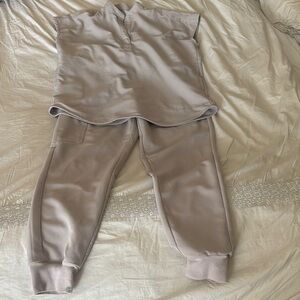 Figs Zamora Jogger and Rafaela Top Scubs Set- Light Gray
